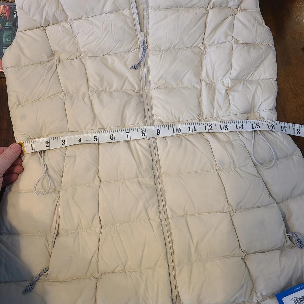 Columbia Medium Women's Cream Puffer Vest Down Filled NWT - Picture 10 of 16